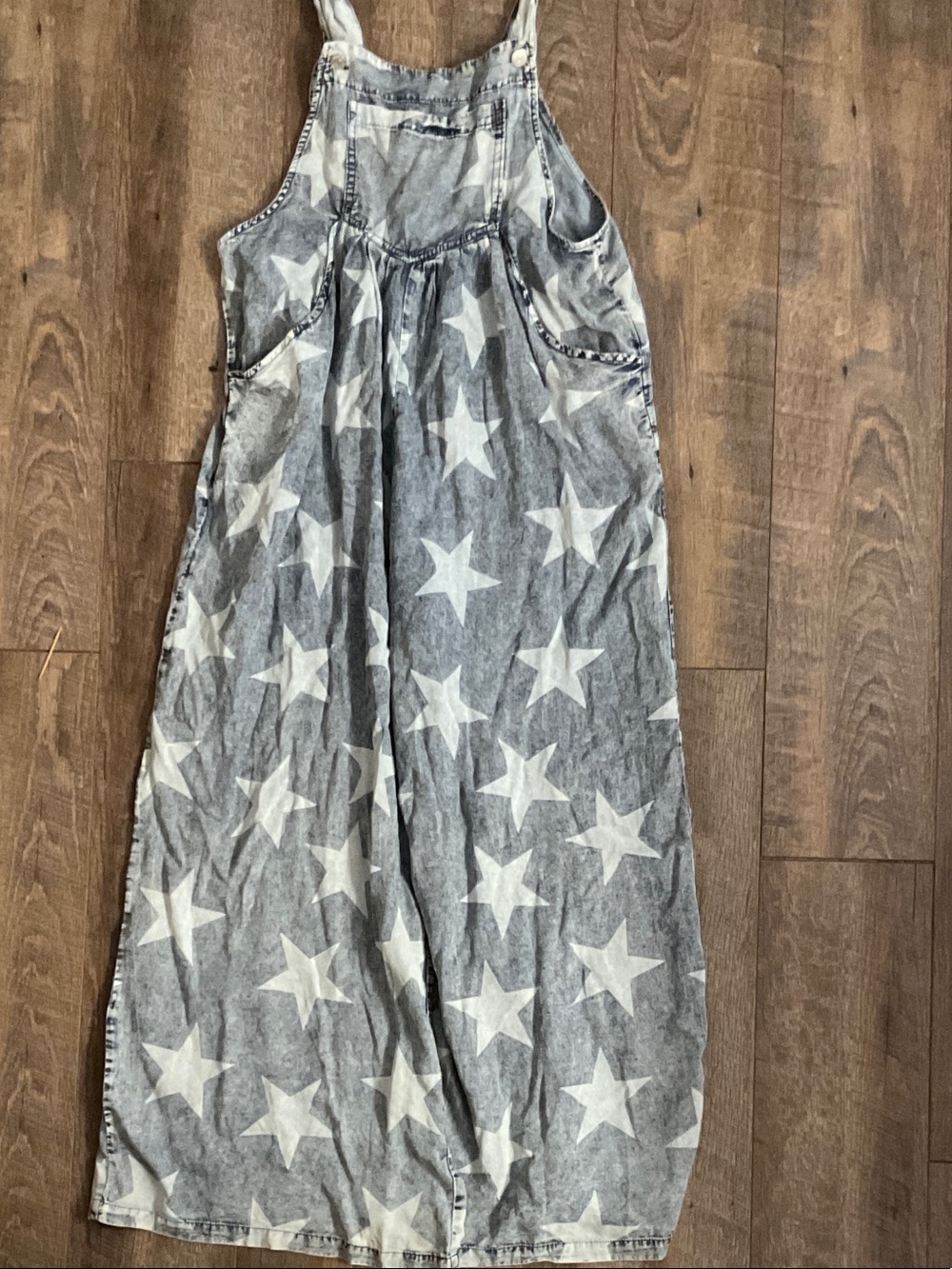 eesome Star-Print Denim Overalls - Gray & White